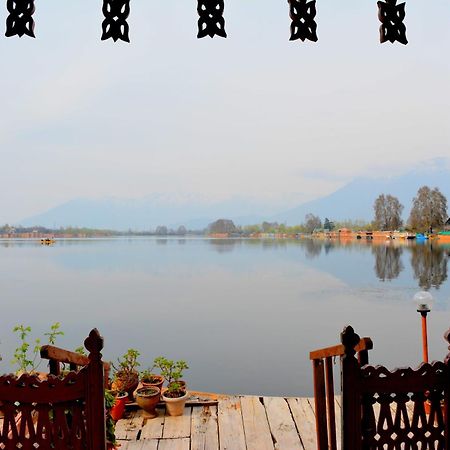 Отель Golden Flower Heritage Houseboat Nagin Bagh Экстерьер фото